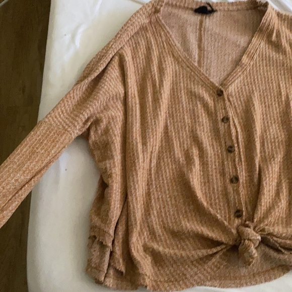 Urban Outfitters Sweater - Picture 4 of 6